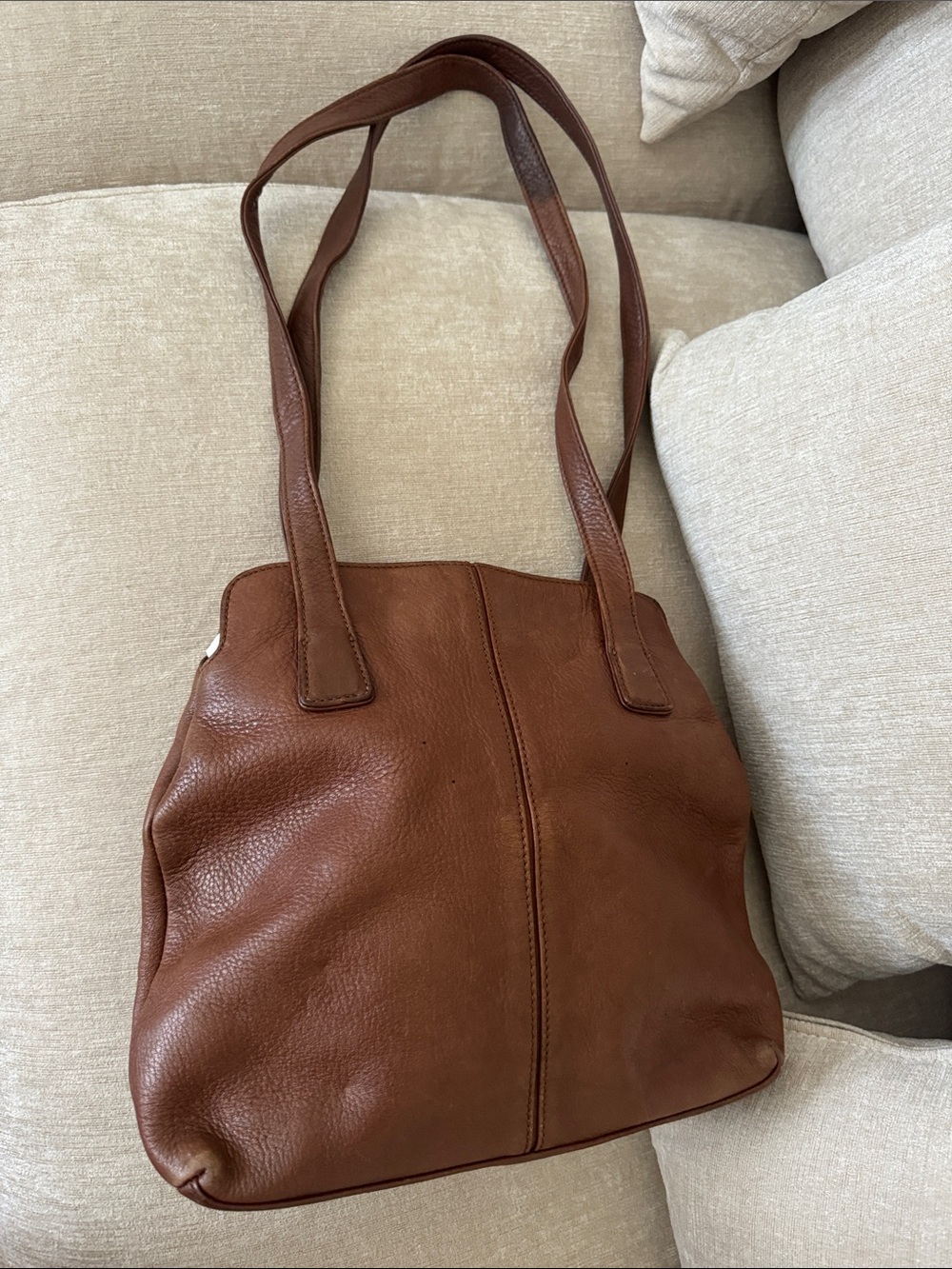 Leather & Co Classic Brown Leather Shoulder Bag - Timeless Everyday Tote